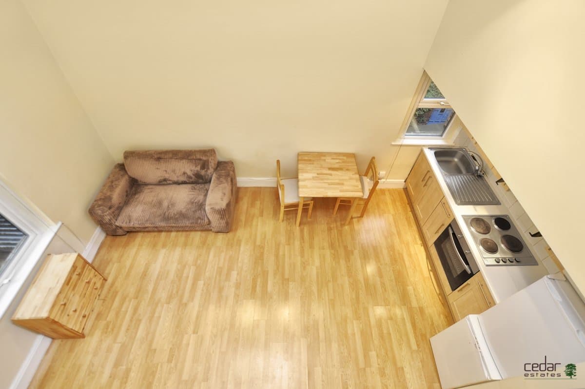 Cricklewood Broadway, London, NW2 3JR