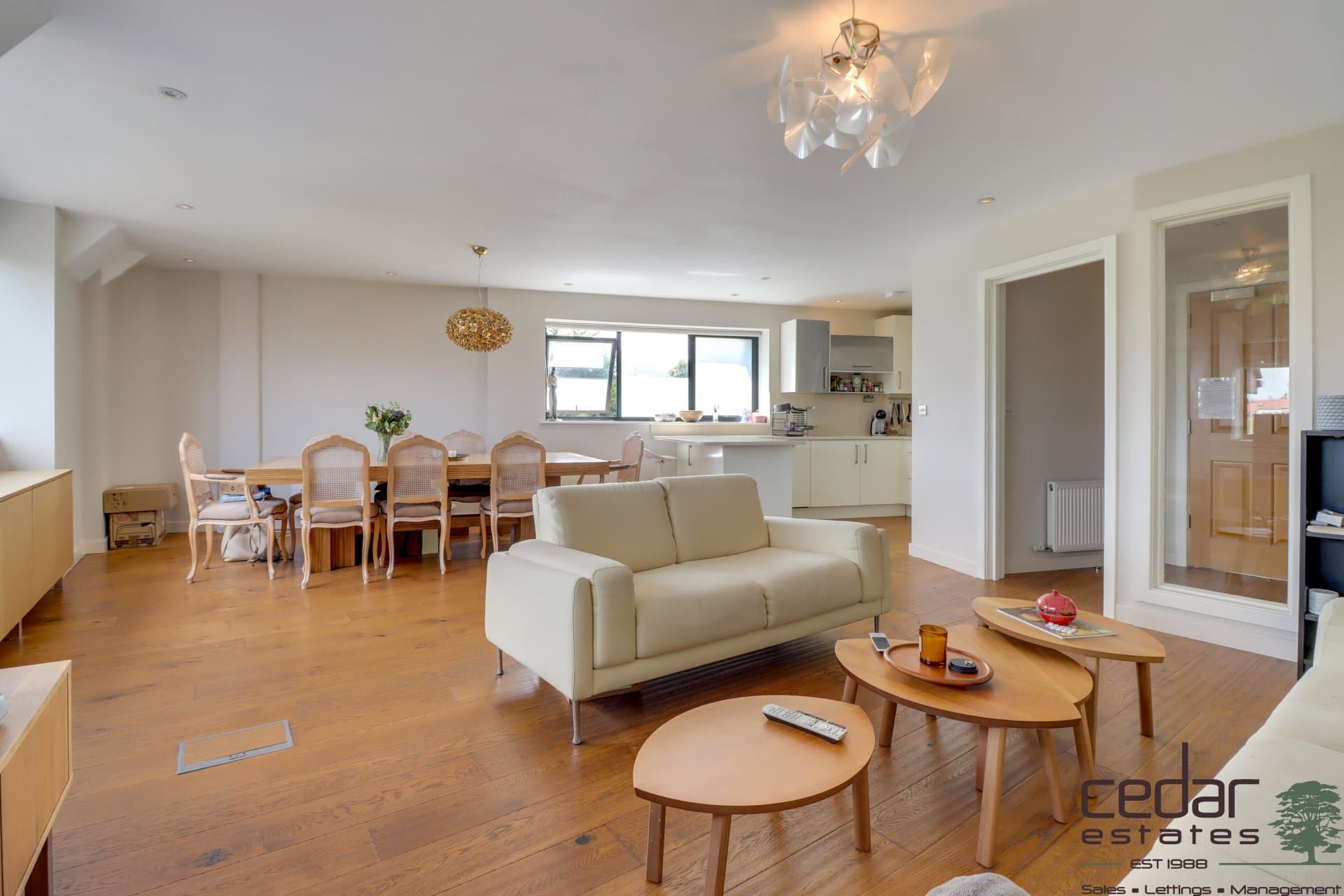 Woodstock Road, London, NW11 8ES