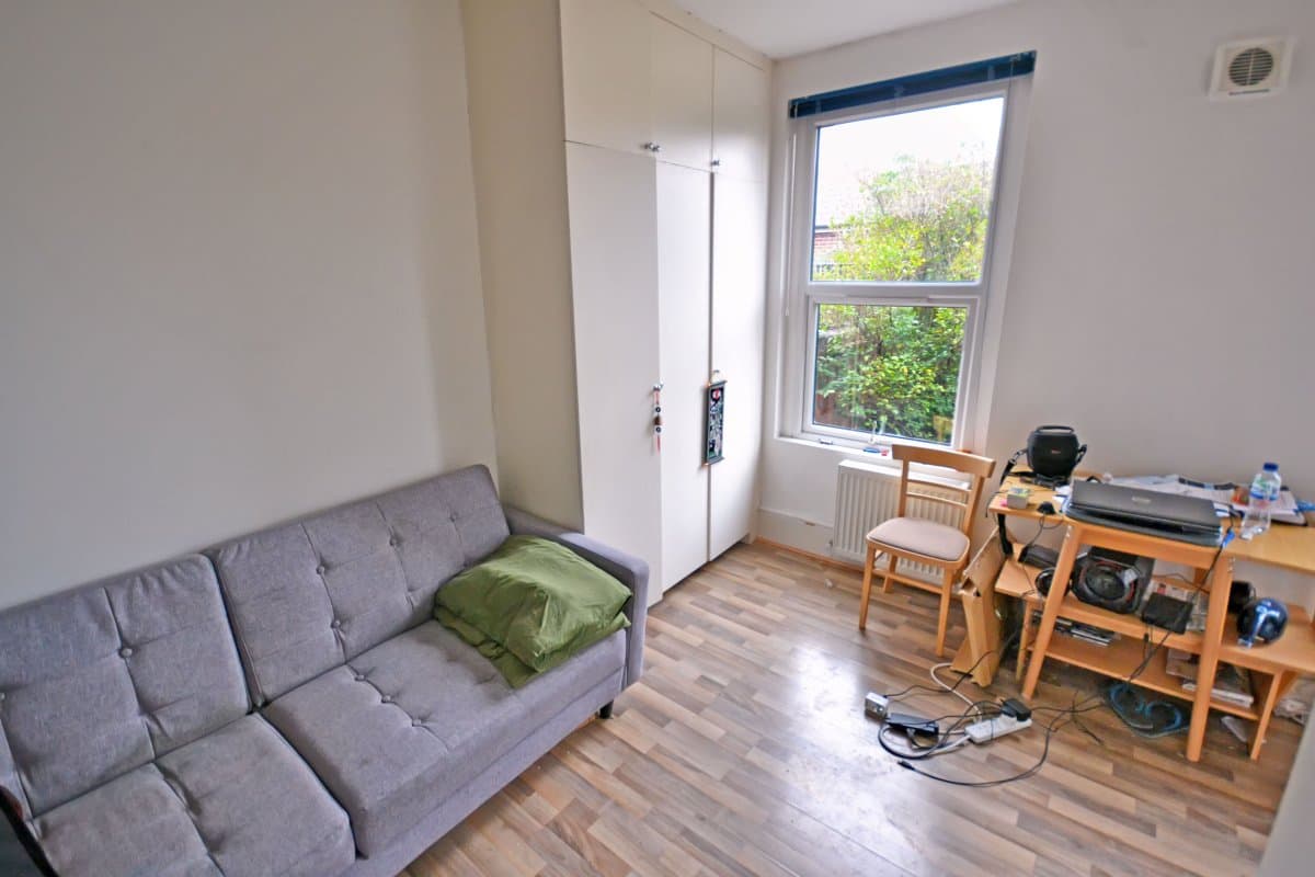 Cricklewood Broadway, Cricklewood, London, NW2 3JG