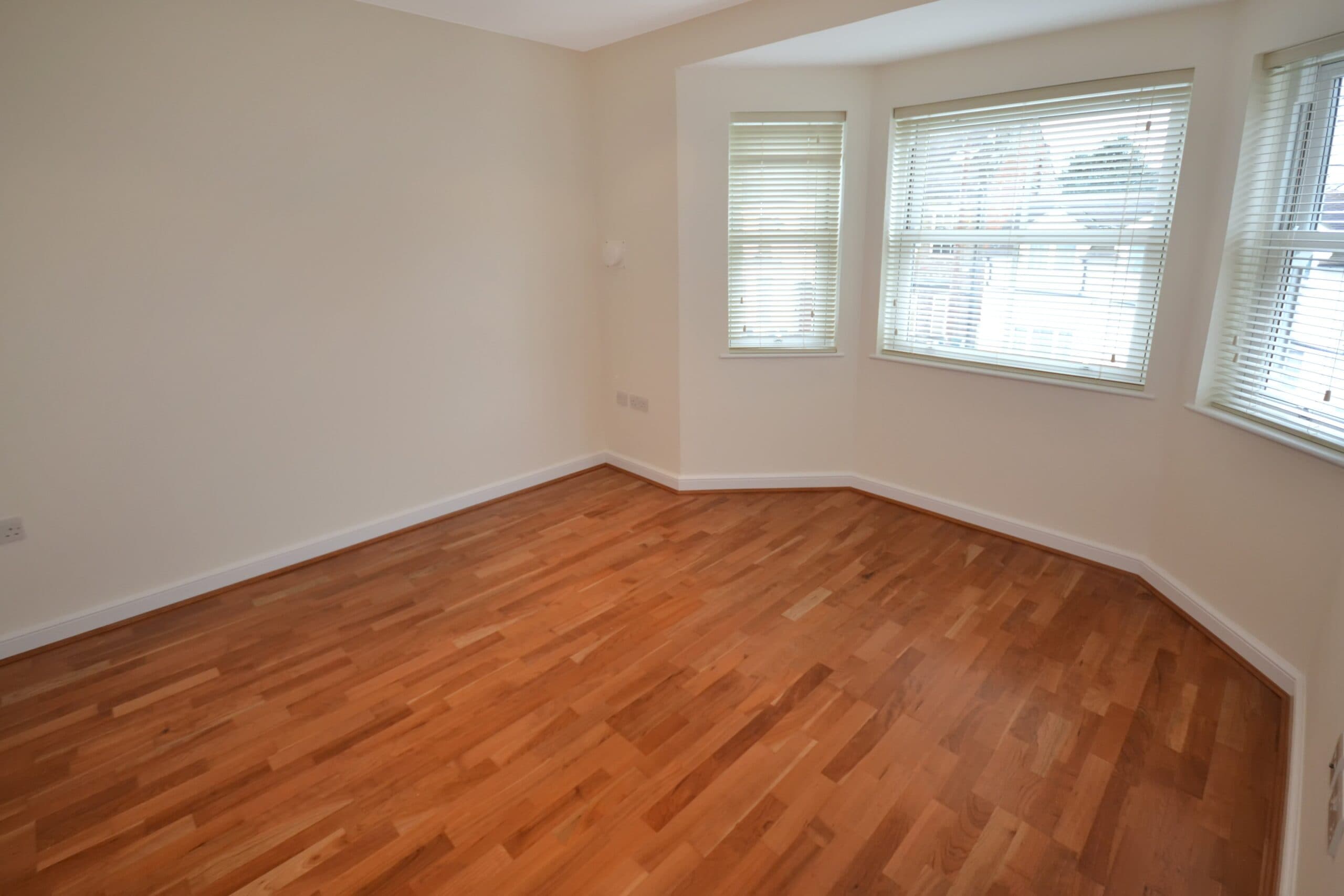 Oak Grove, Cricklewood, London, NW2 3LS