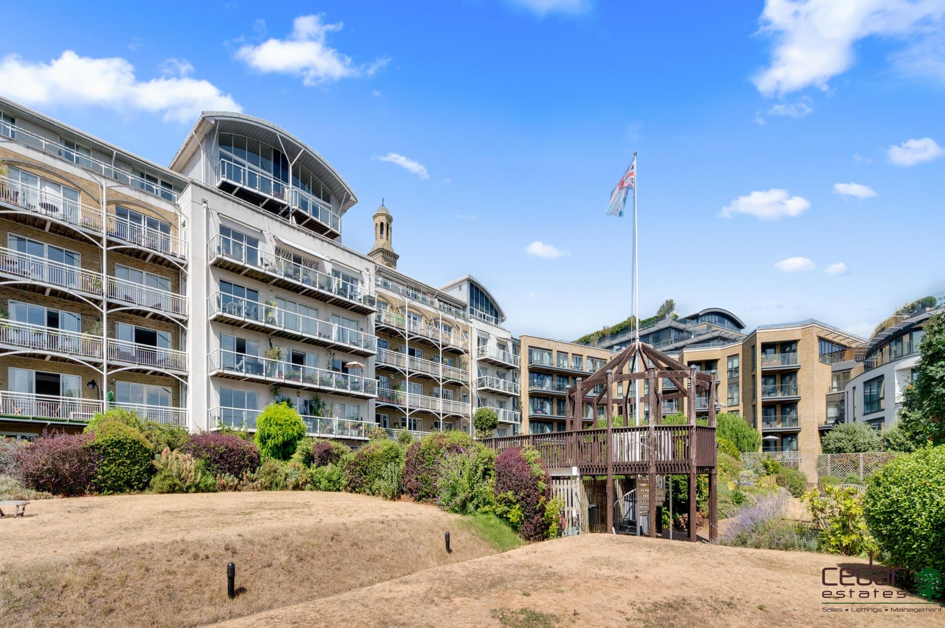 38 Kew Bridge Road, Kew Gardens, Kew Gardens, London, TW8 0EB