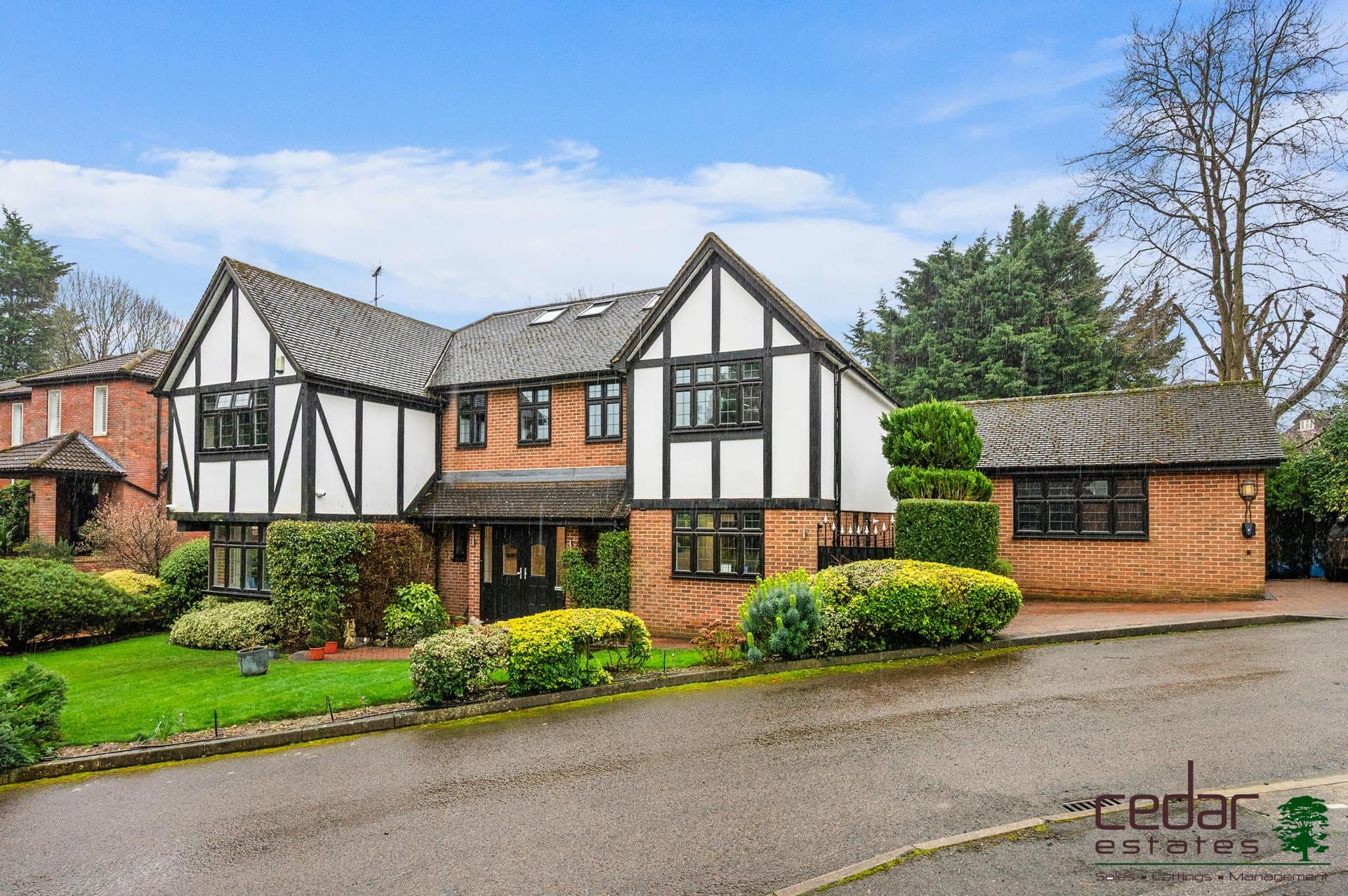 Highfields, Radlett, Gills Hill Lane, Radlett, WD7 8DJ